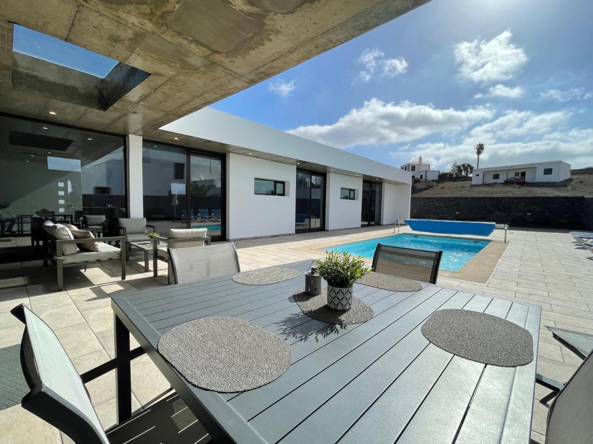 Eslanzarote Tony, Heated Pool, Jacuzzi Villa