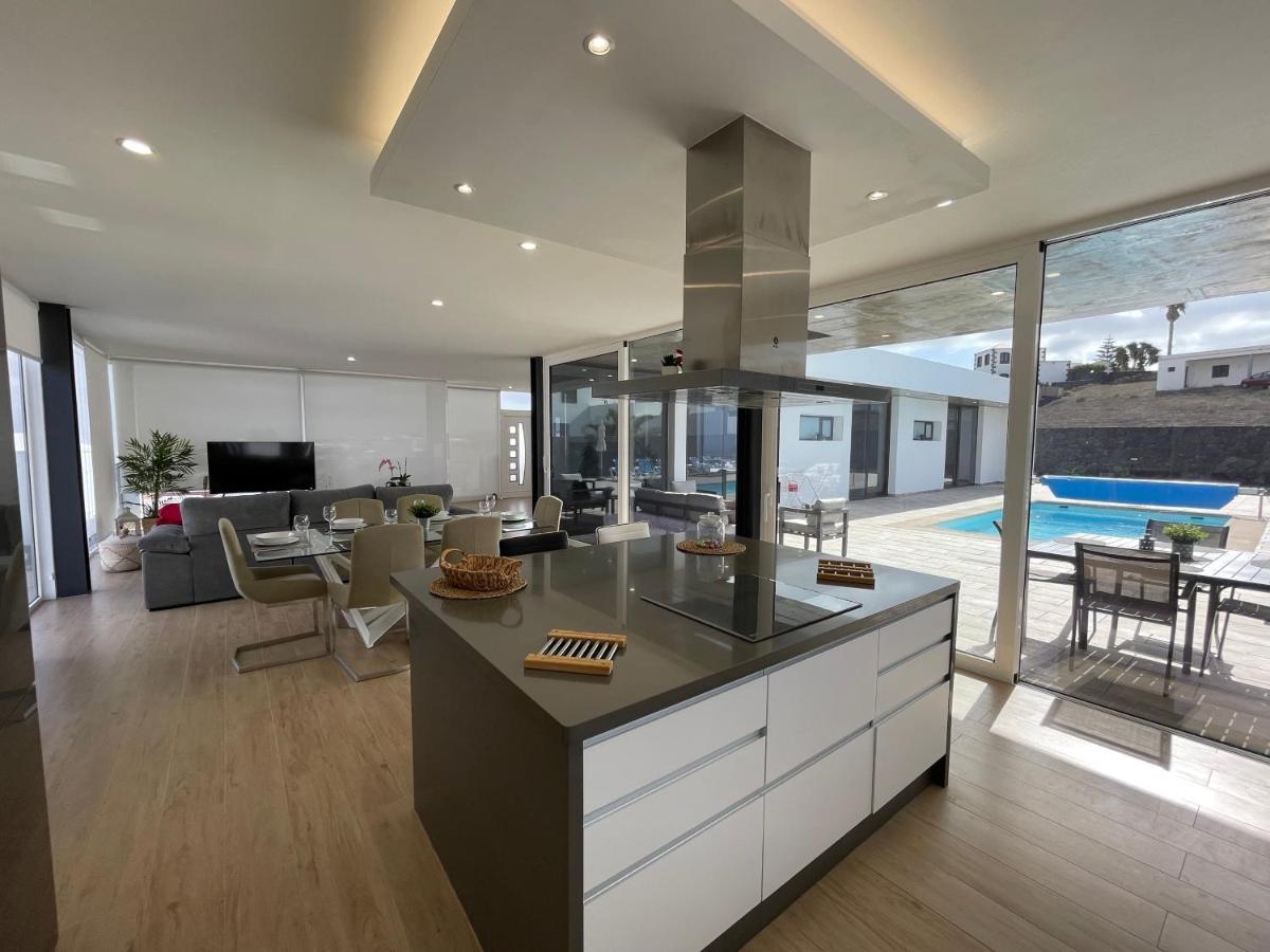 Eslanzarote Tony, Heated Pool, Jacuzzi Villa