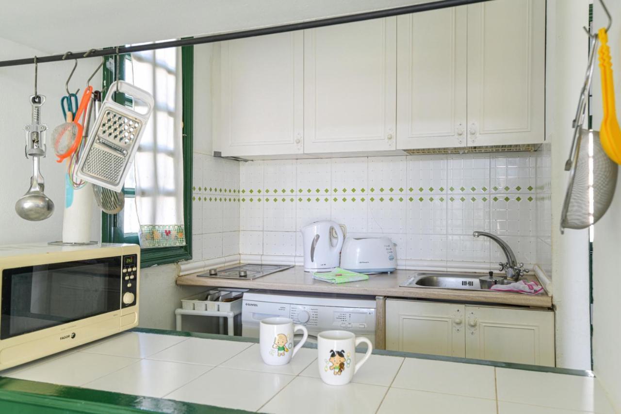 Apartamento Mimosas. Bajo Con Wifi. Piscinas Comunitarias Tías