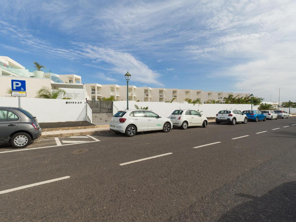 Homeforguest Sunset Senator With Pool And Terrace In Apartamento Costa Teguise