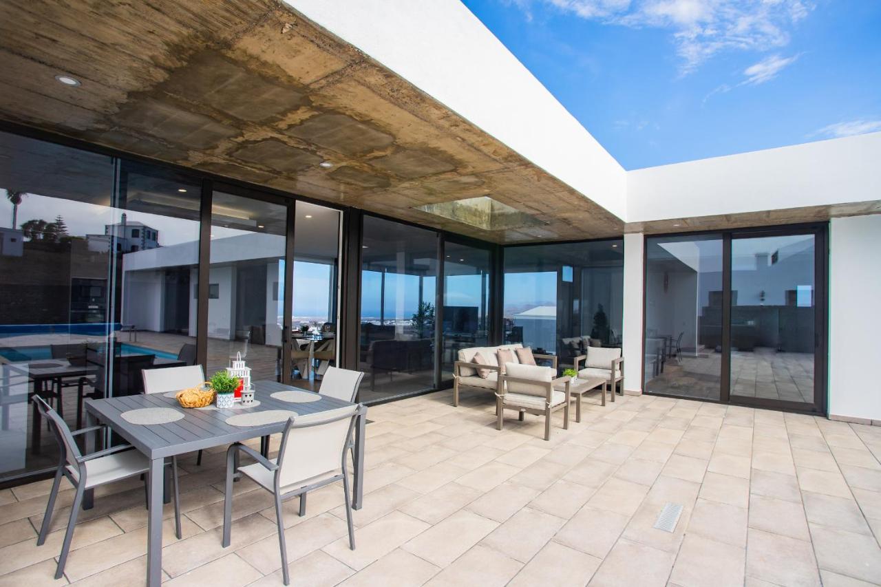 Eslanzarote Tony, Heated Pool, Jacuzzi Villa *