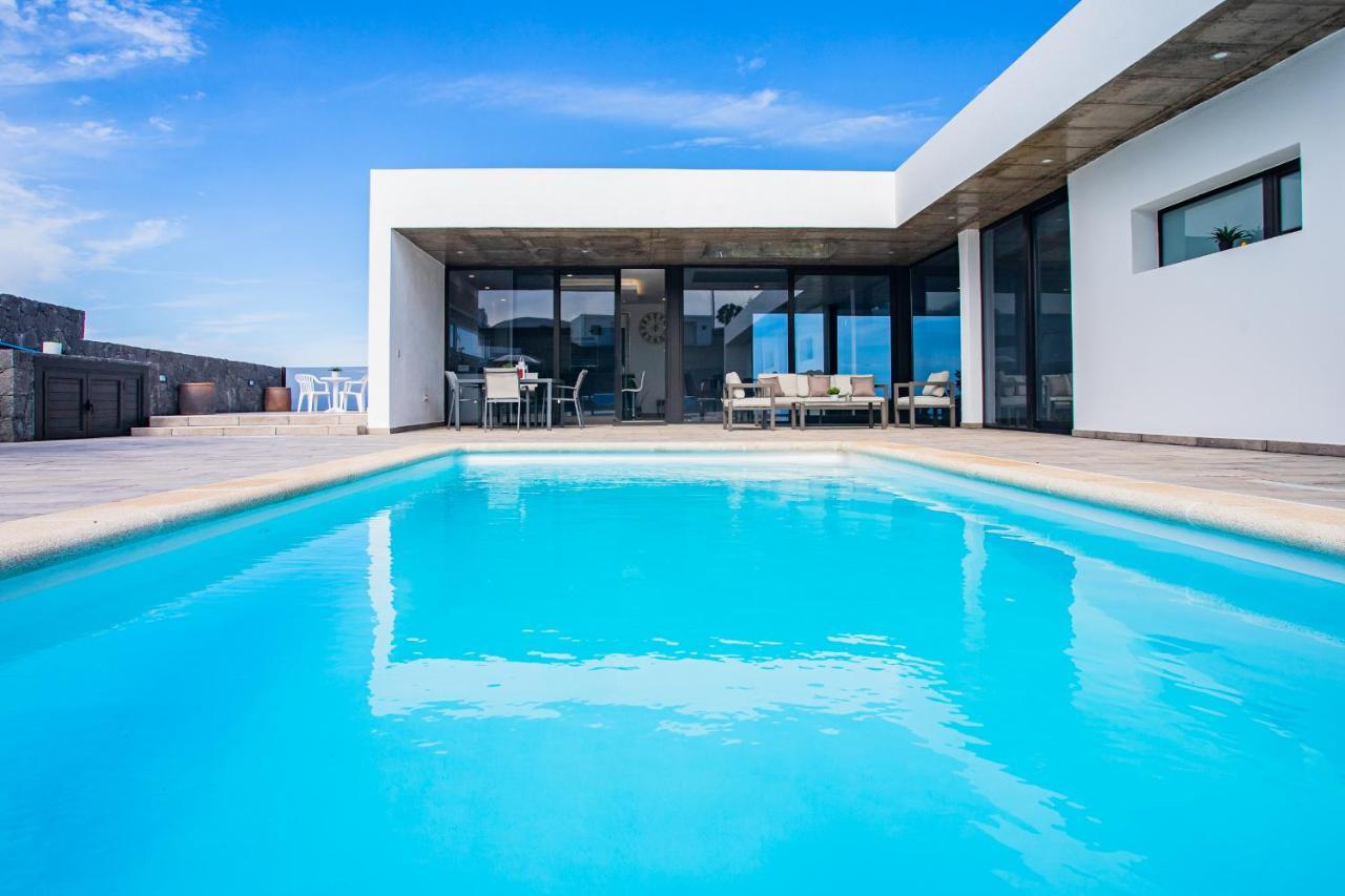 Eslanzarote Tony, Heated Pool, Jacuzzi La Costa