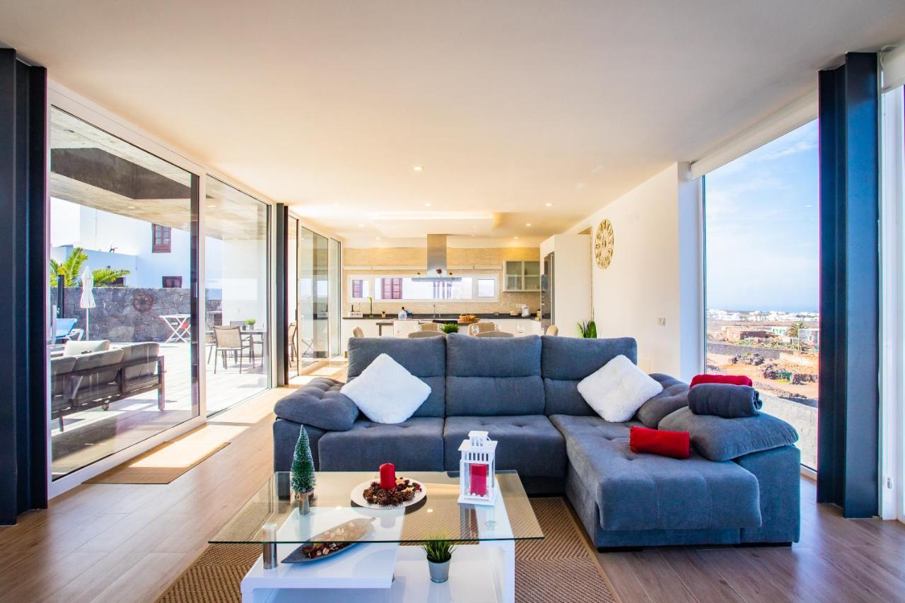 Villa Eslanzarote Tony, Heated Pool, Jacuzzi *