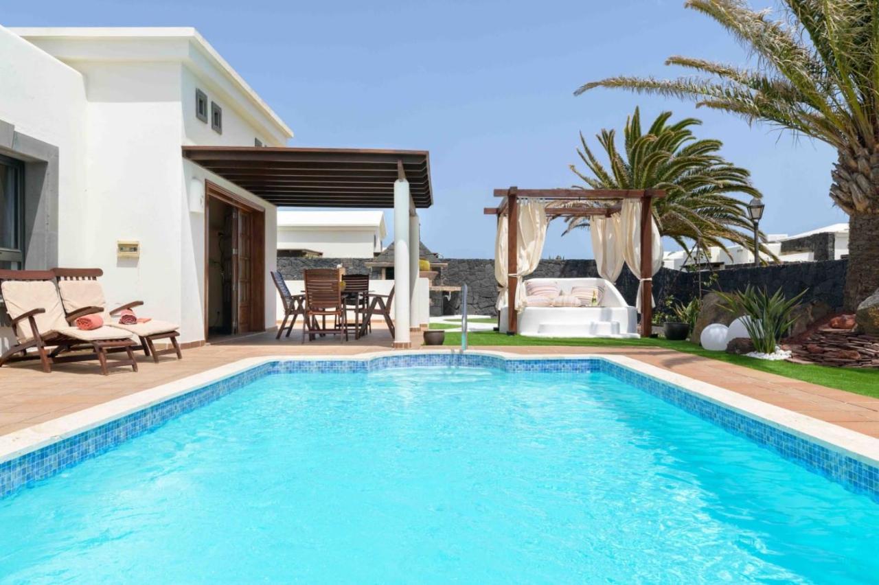 Rosa Playa Blanca Villa