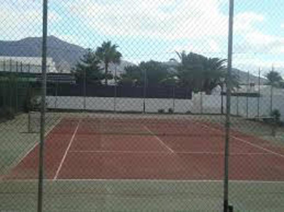 Basement Very Large Fantastic Location Apartment