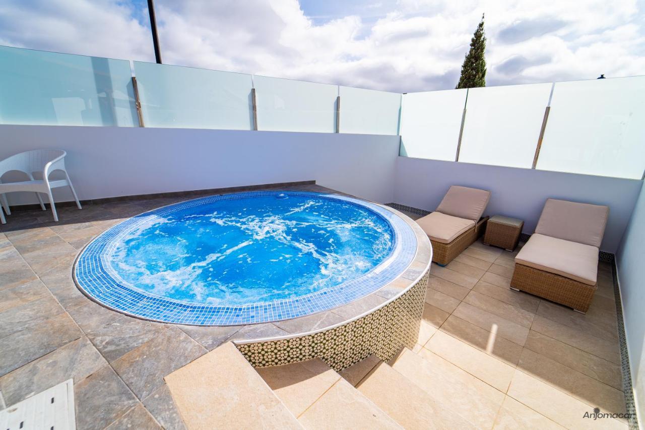 Luxury Anjomacar Villa *