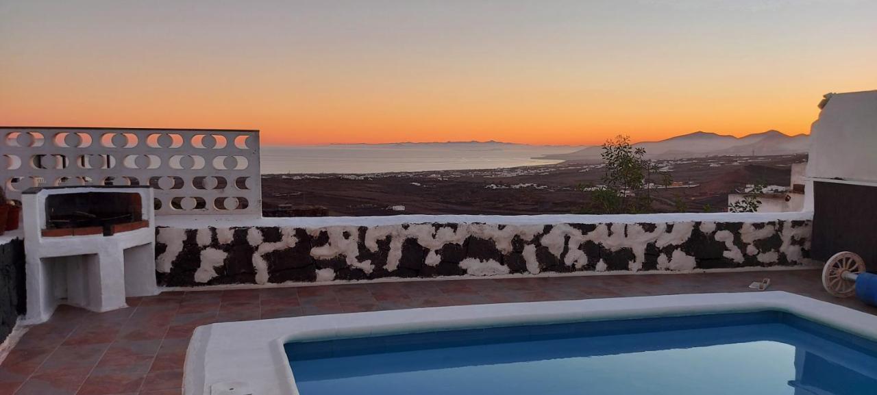 Aloelux !! - Private With Pool , Jacuzzi, Cinema, Massage ,wonderful View, Art Desing Сasa de vacaciones *