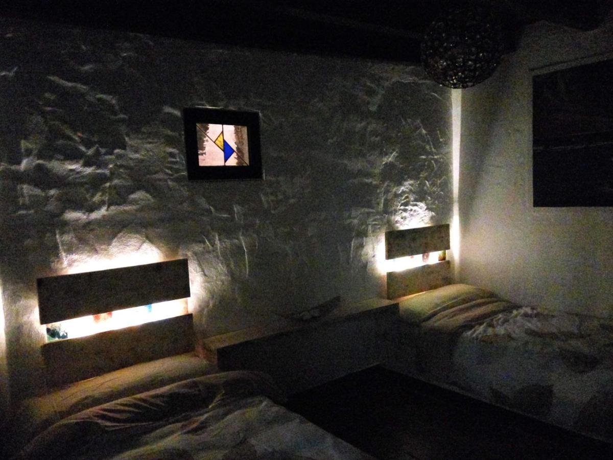 Aloelux !! - Private With Pool , Jacuzzi, Cinema, Massage ,wonderful View, Art Desing *