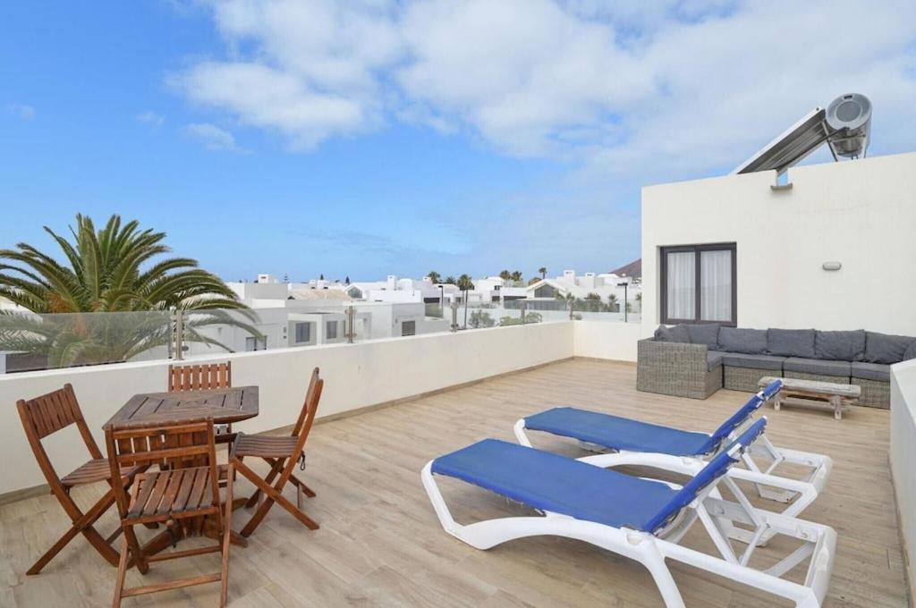 Luxury Near 1km Swimming Pool Tennis Court Great For Ages Playa Blanca (Lanzarote)