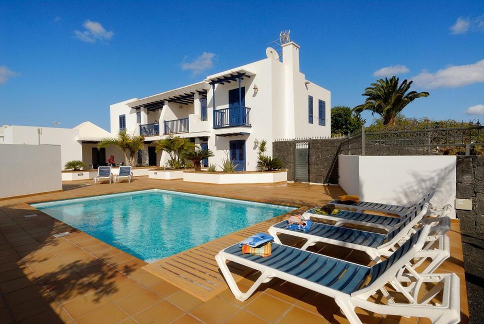 Apartment Immaculate 2-bed No 5 In Playa Blanca (Lanzarote)