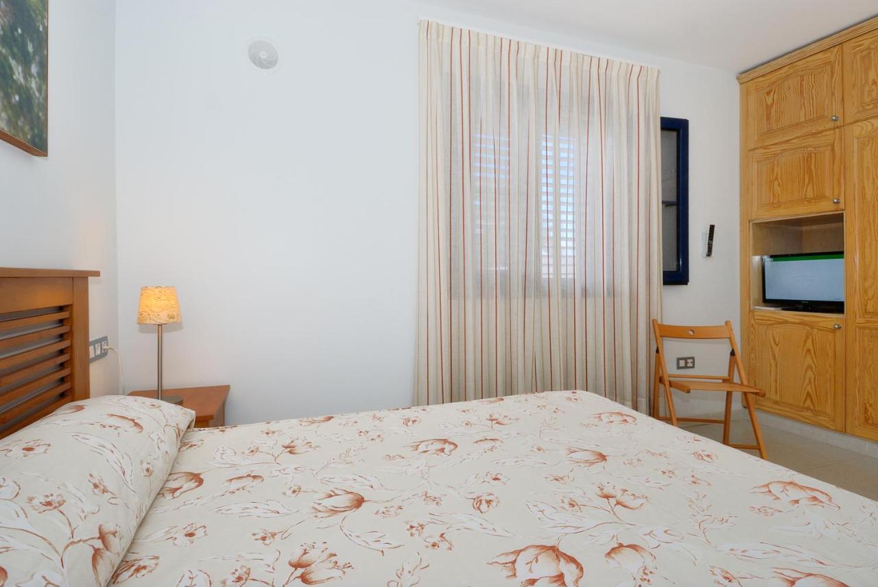 Impeccable 2-bed No 2 In Playa Blanca (Lanzarote)