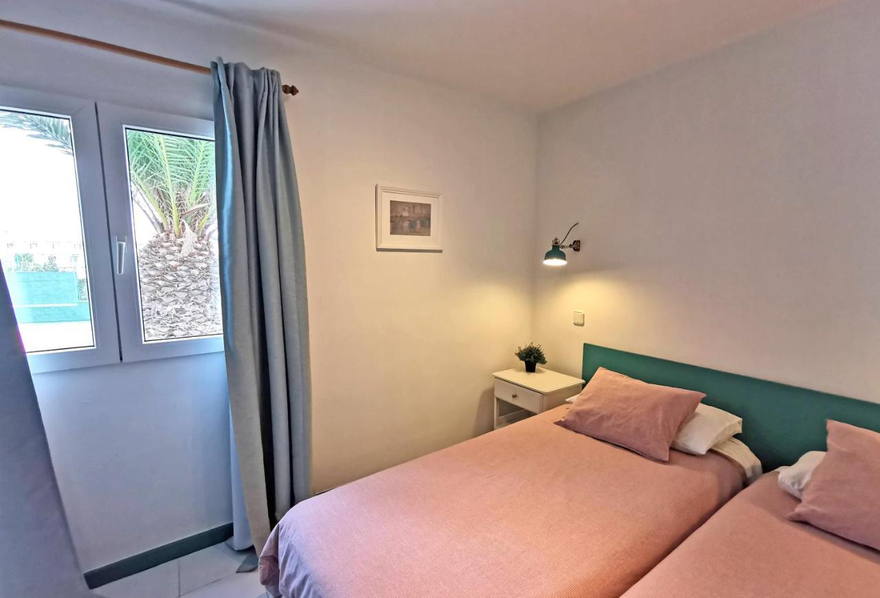 Calypso, Completo Con Vistas Al Mar Y A La Piscina En Costa Teguise