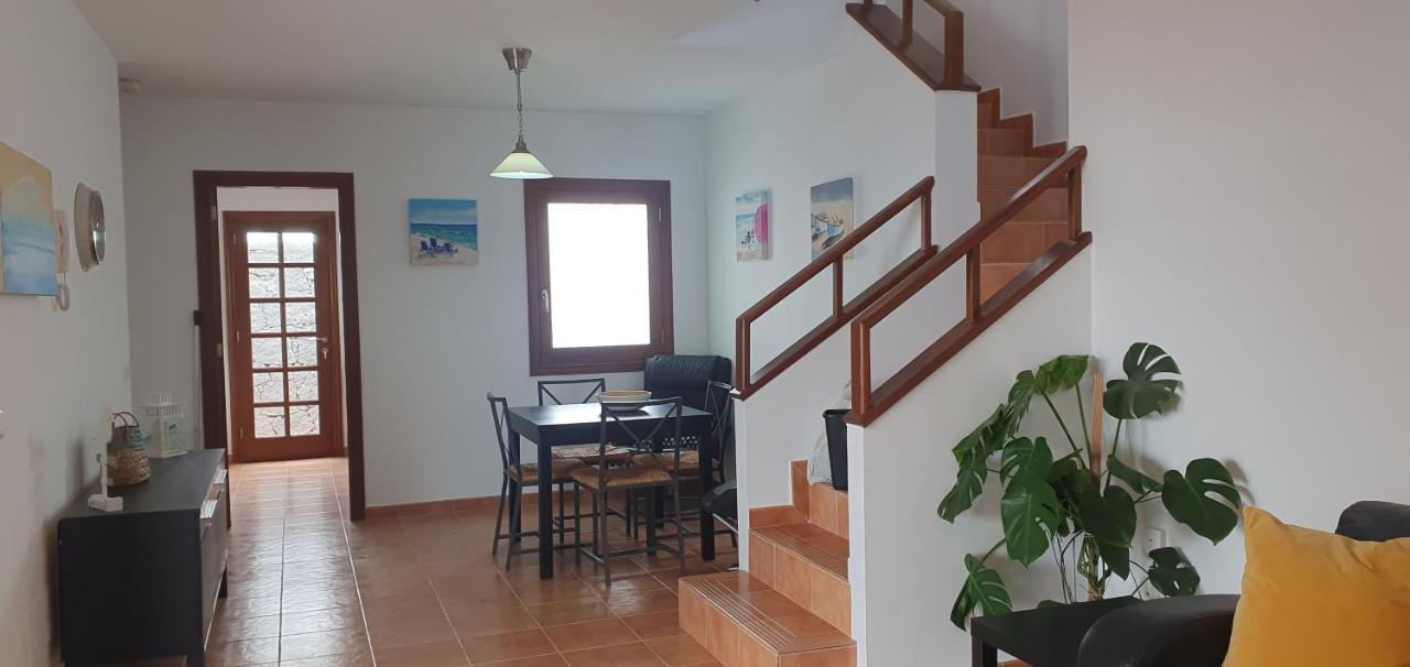 Villa Super Detached Private Near The Beach- Heated Pool-wifi-uk Tv *