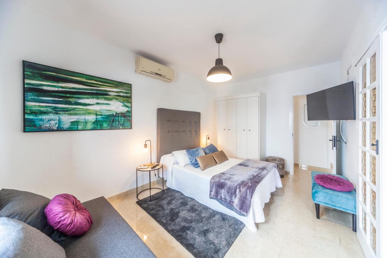 Luxury Sea Front Iv *