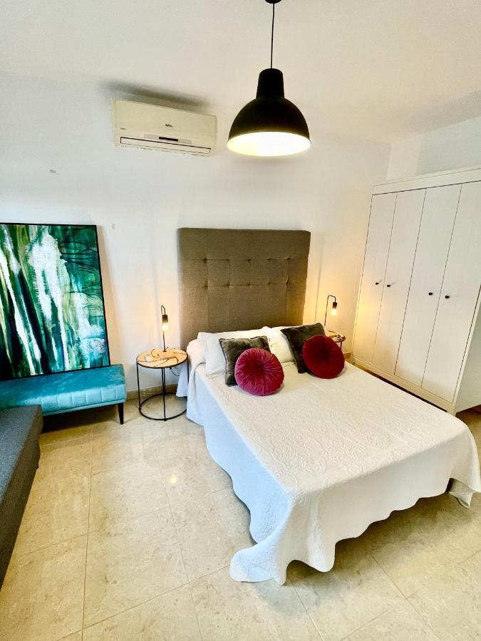 Luxury Sea Front Iv