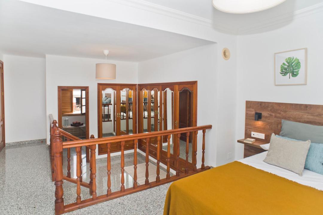 Pilar Villa *