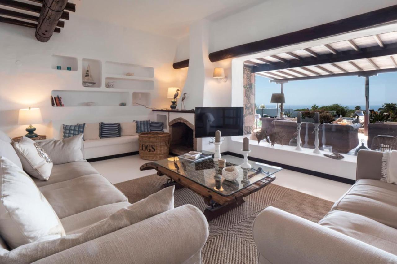 Finca Paraíso - Finest With Incredible Views Over Puerto Del Carmen Villa