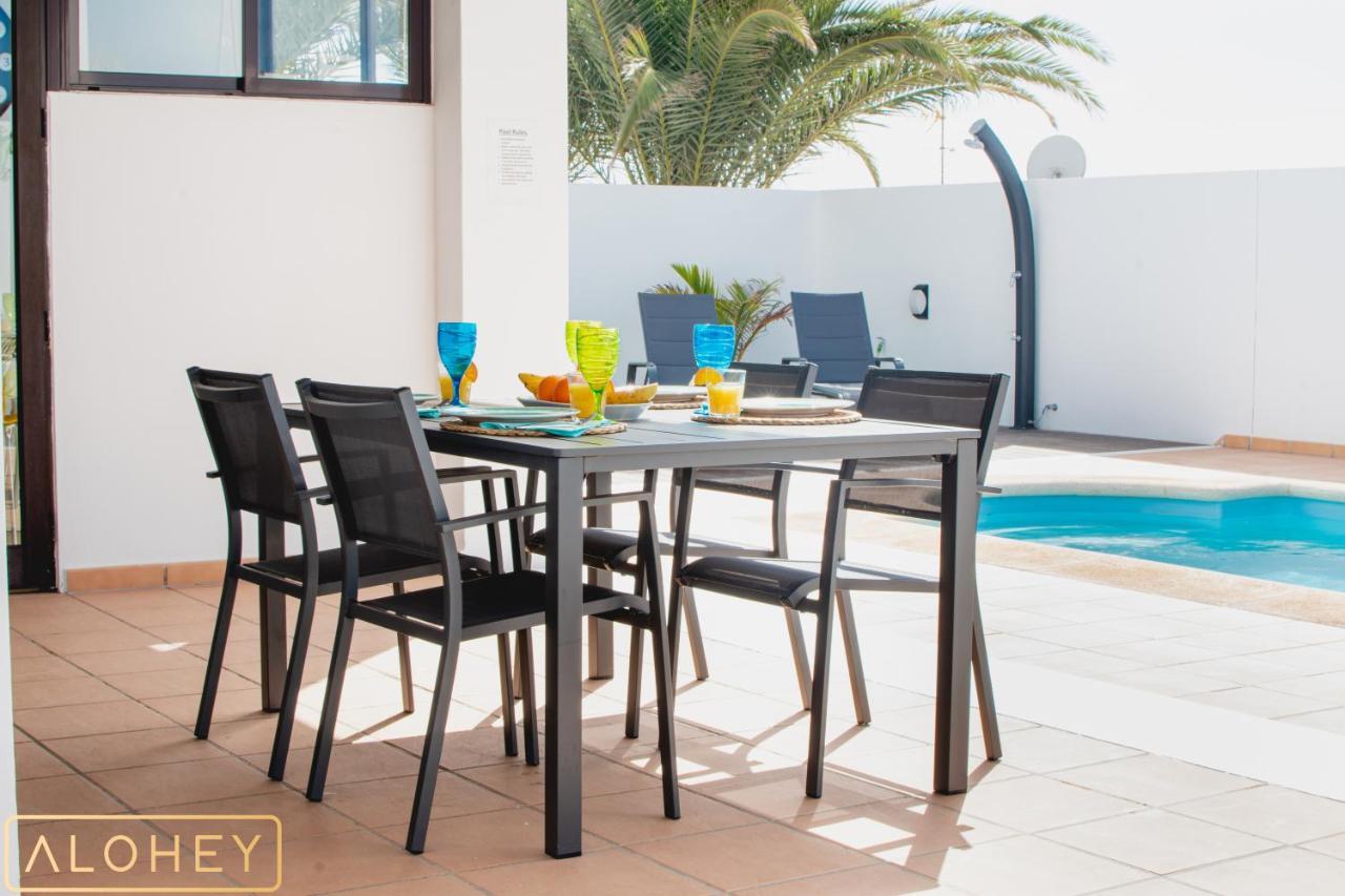 Orcades Close To Town Center Pool & A/c Villa