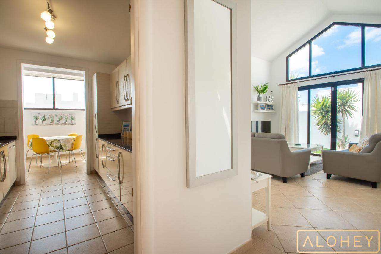 Orcades Close To Town Center Pool & A/c