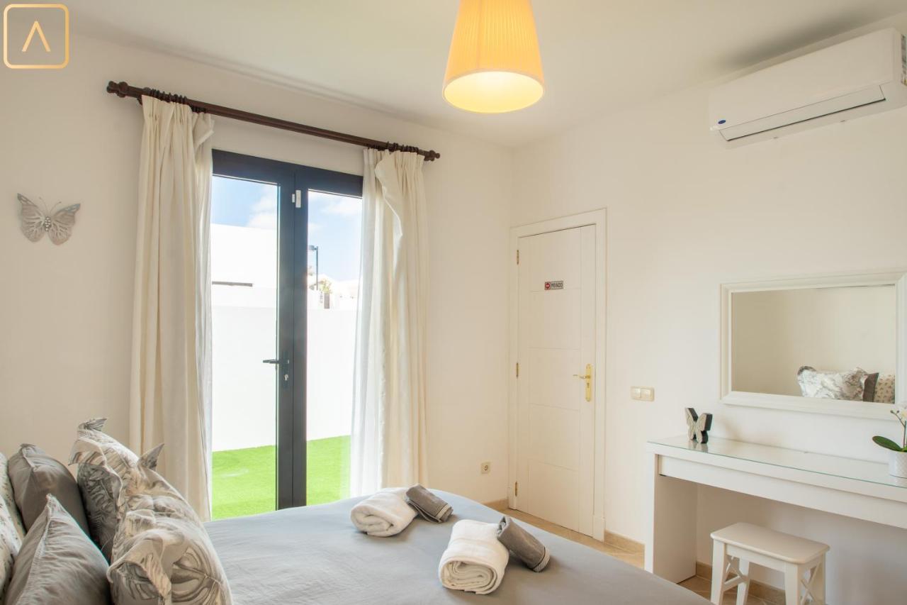 Orcades Close To Town Center Pool & A/c