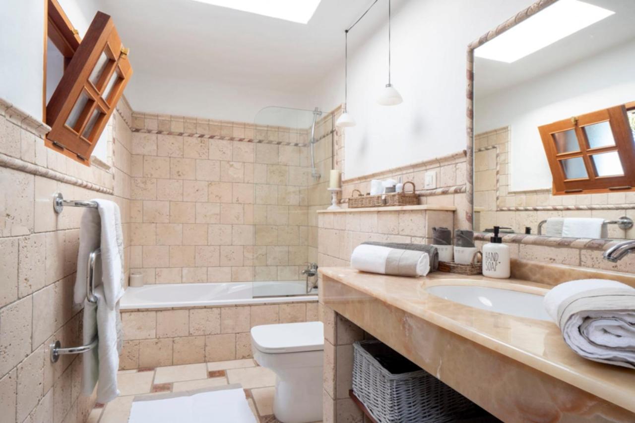 Finca Paraíso - Finest With Incredible Views Over Puerto Del Carmen Villa *