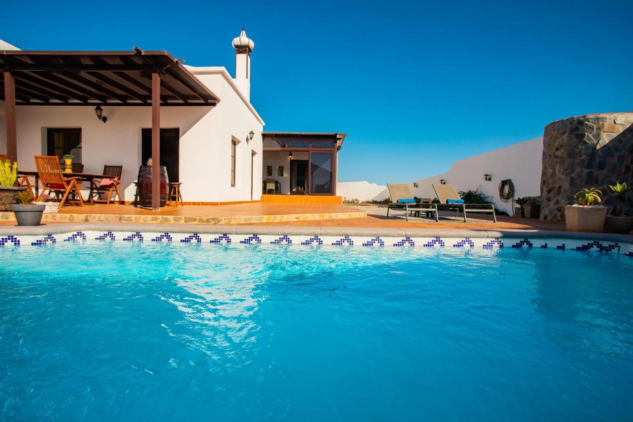 Villa Eslanzarote Acoruma House, Super Wifi, Heated Pool *