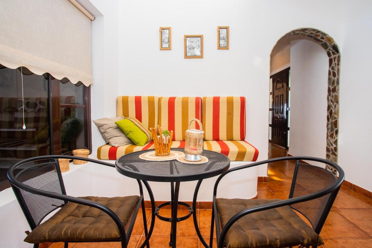 Villa Eslanzarote Acoruma House, Super Wifi, Heated Pool Guime