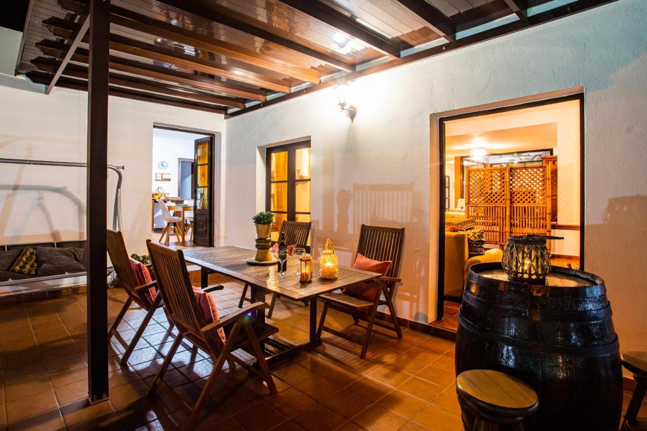 Eslanzarote Acoruma House, Super Wifi, Heated Pool Villa