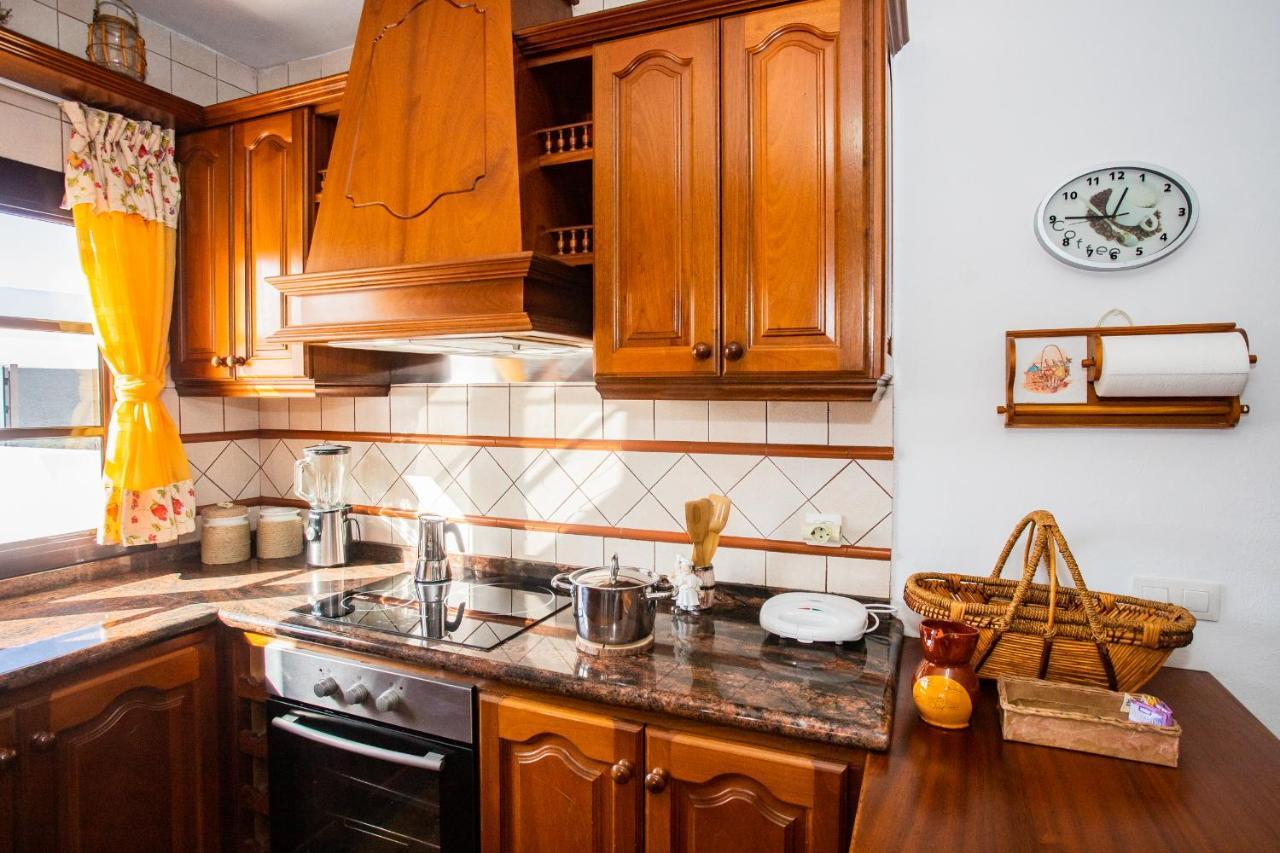 Eslanzarote Acoruma House, Super Wifi, Heated Pool Villa *