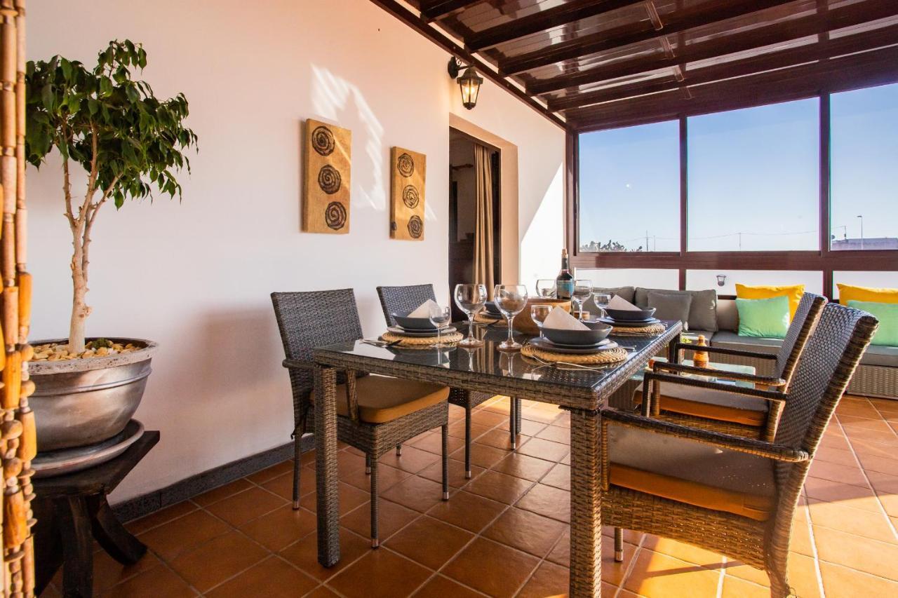 Eslanzarote Acoruma House, Super Wifi, Heated Pool Villa Guime