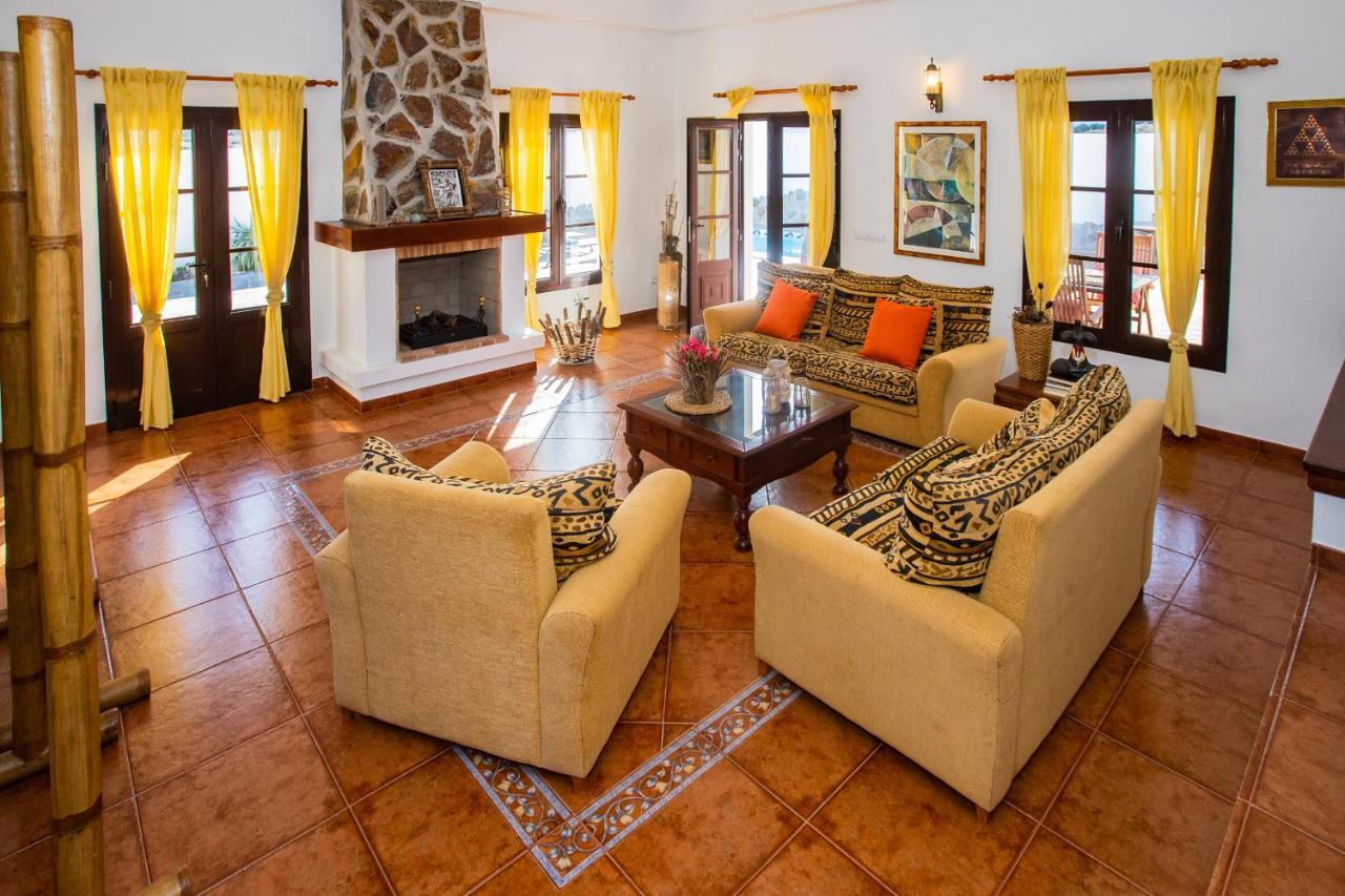 Eslanzarote Acoruma House, Super Wifi, Heated Pool