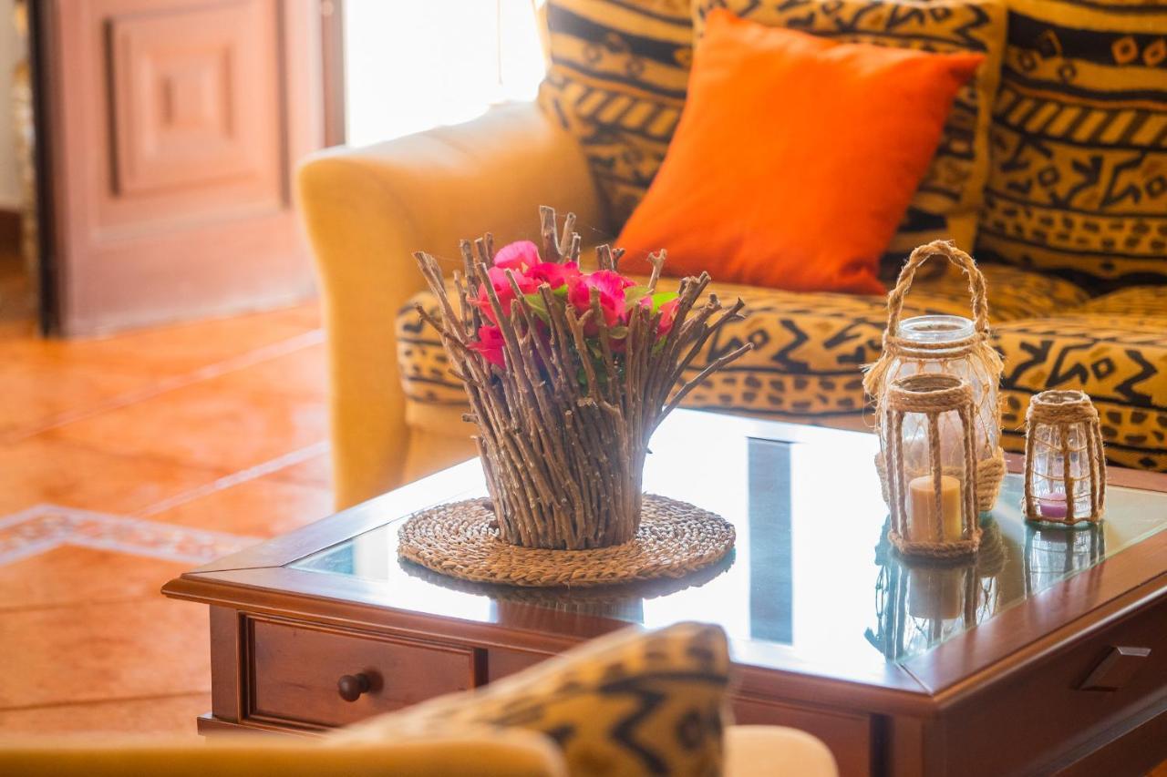 Eslanzarote Acoruma House, Super Wifi, Heated Pool Villa