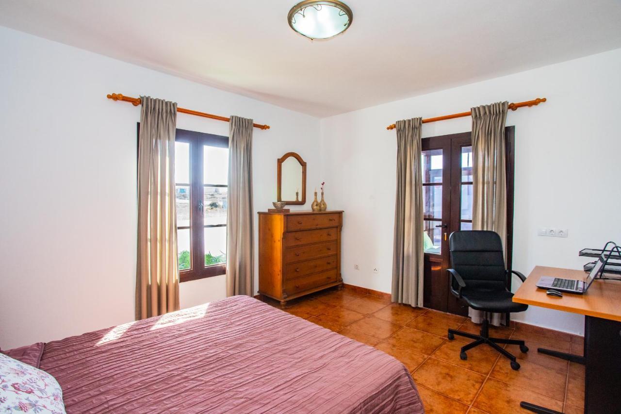 Eslanzarote Acoruma House, Super Wifi, Heated Pool