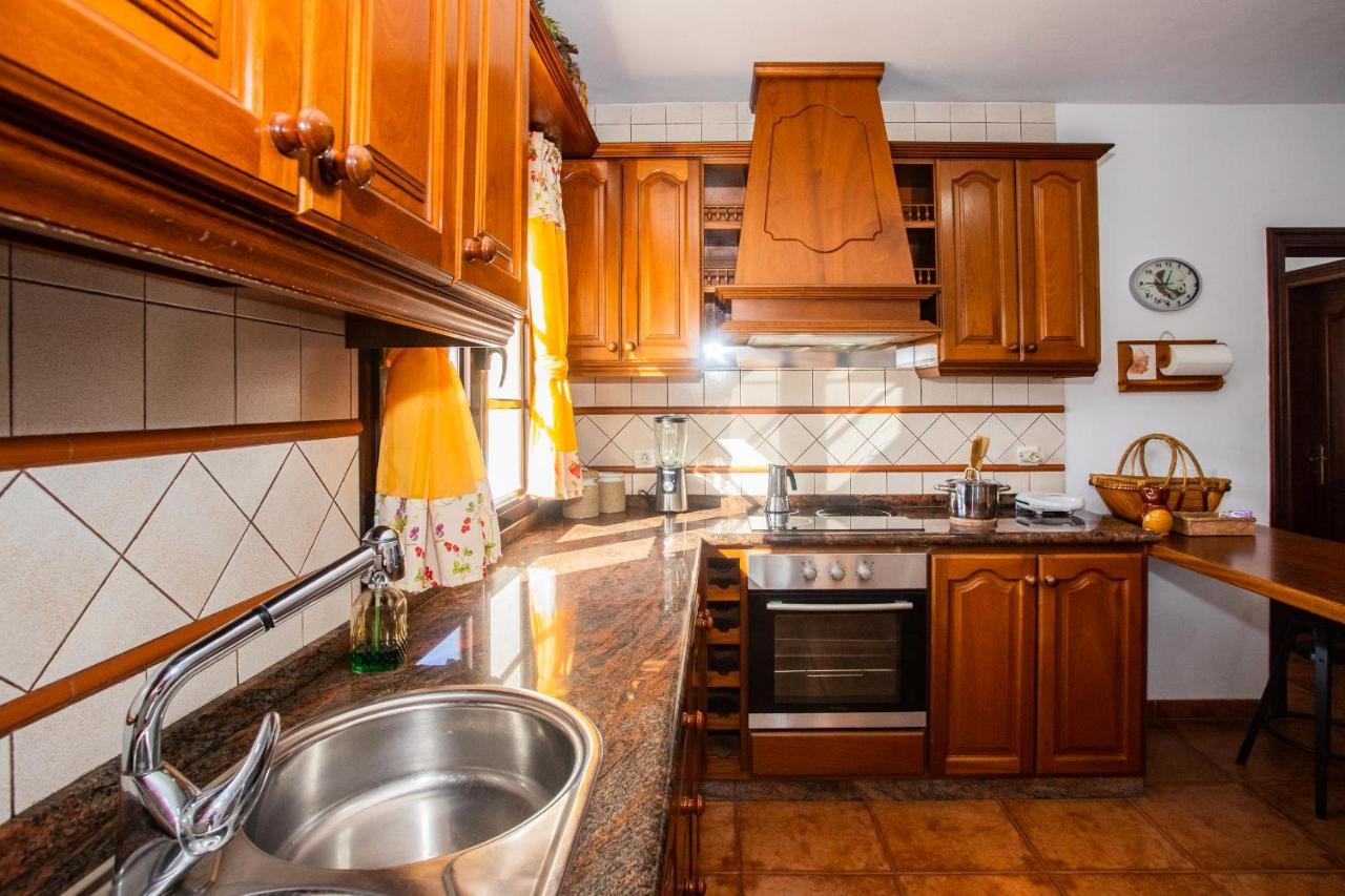 Villa Eslanzarote Acoruma House, Super Wifi, Heated Pool