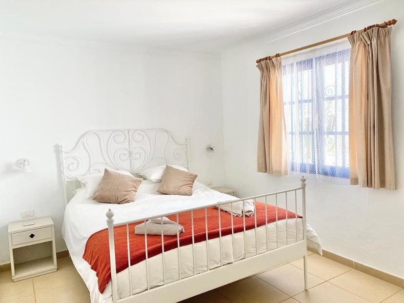 Atalaya, Central And Quiet With Sea And Pool Views