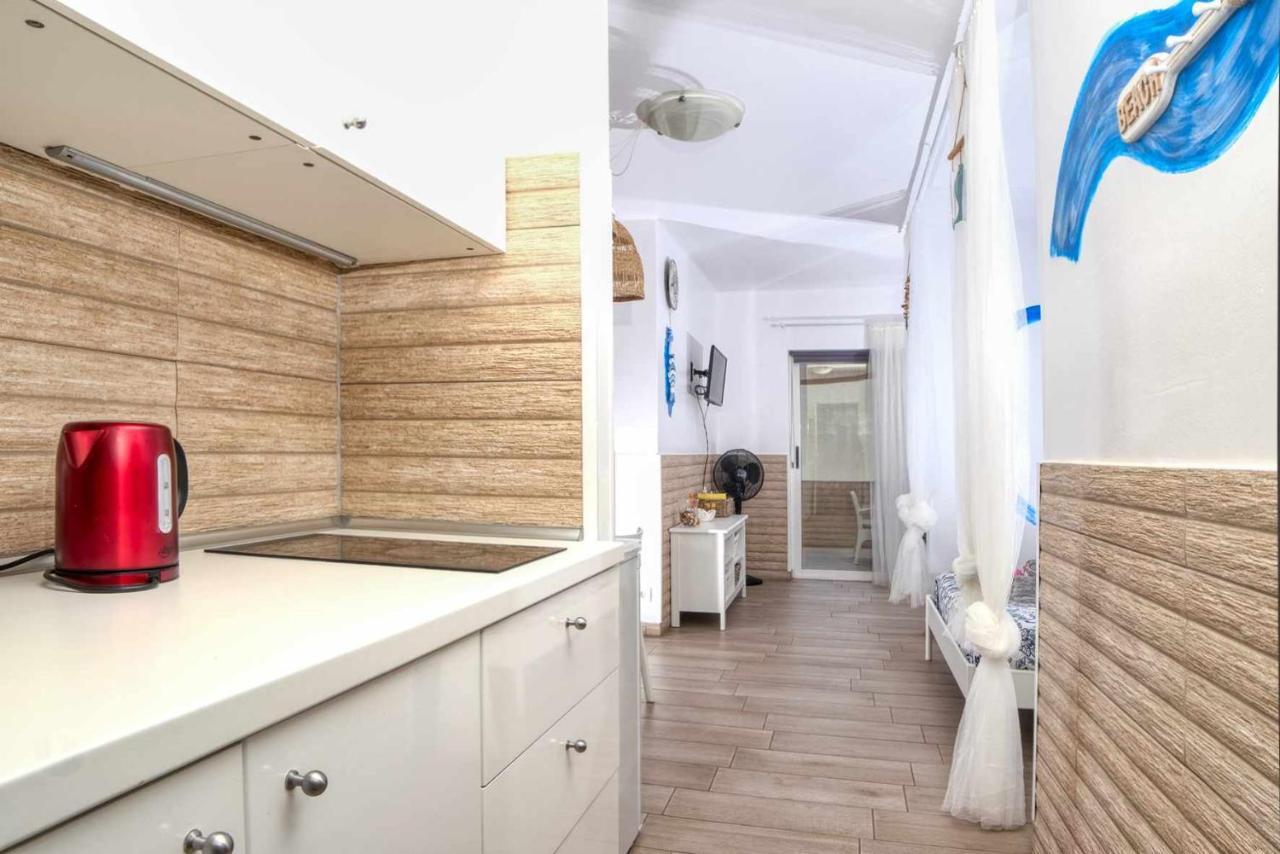 Apartment Vivienda Vacacional Audrey En Playa Roca Costa Teguise