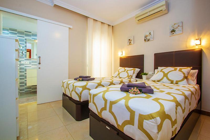 Riviera Park 2b - 2 Bed/2 Bath - Grd Floor - Air-con - Uk/irish Tv - Wifi *
