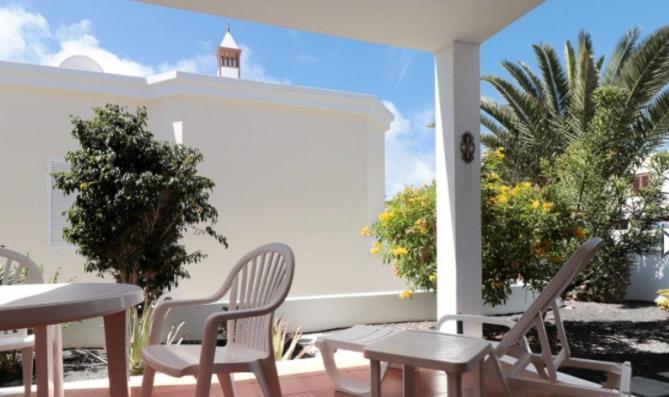 Hogar Palmera With Pool & Apartamento Playa Honda (Lanzarote)