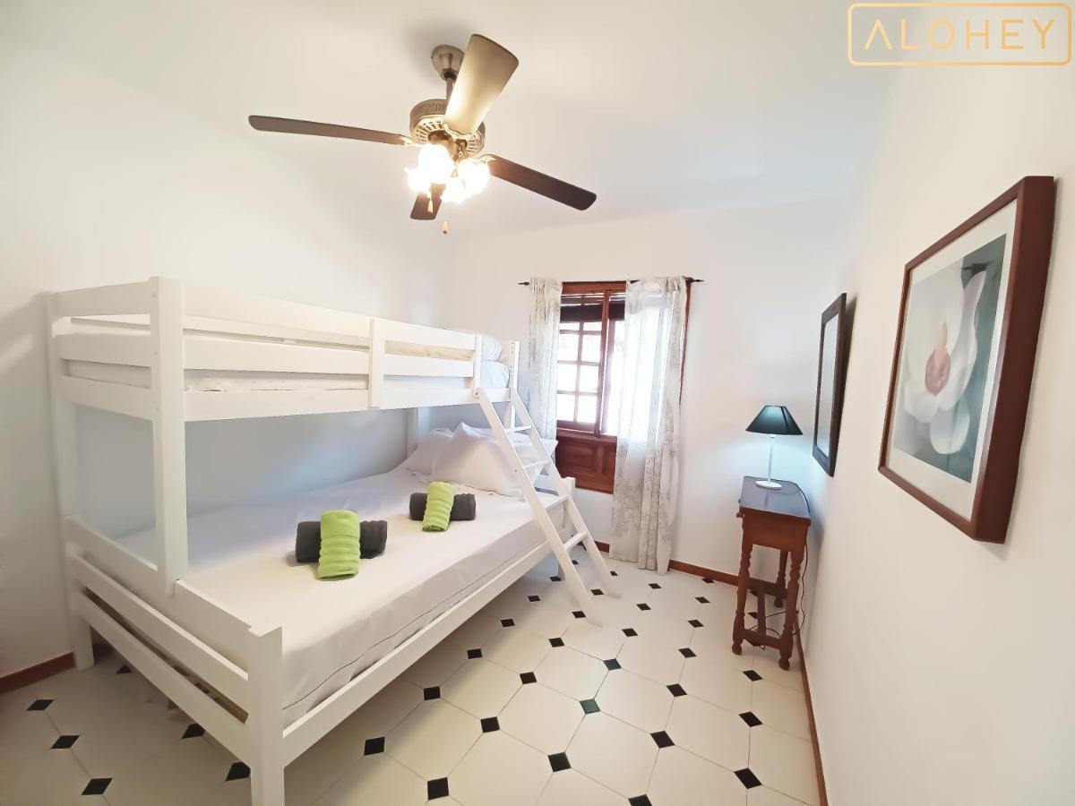 Magica 7 Minutes Walk To Center With Pool And A/c *