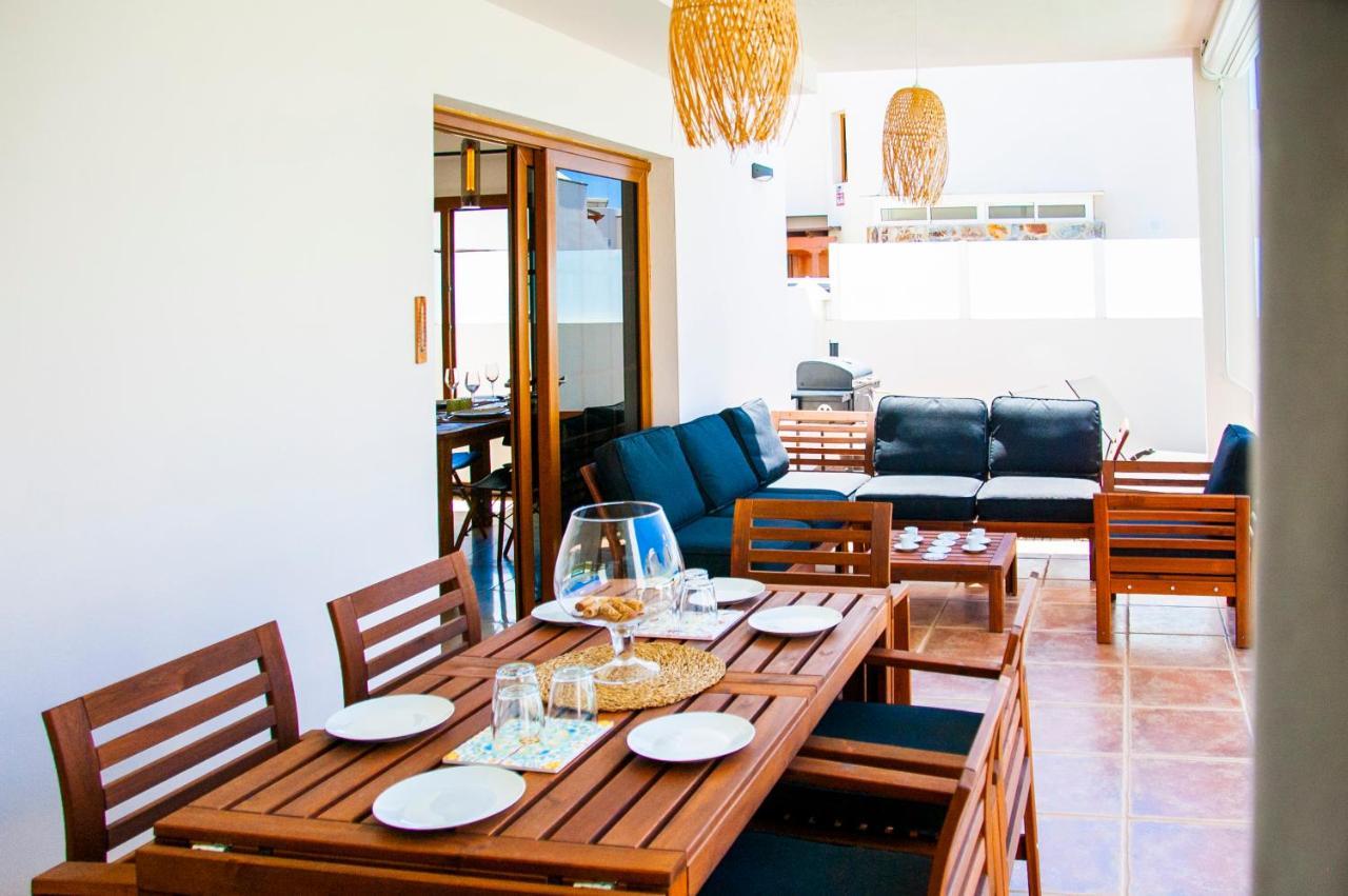Luxury El Palmeral Villa *