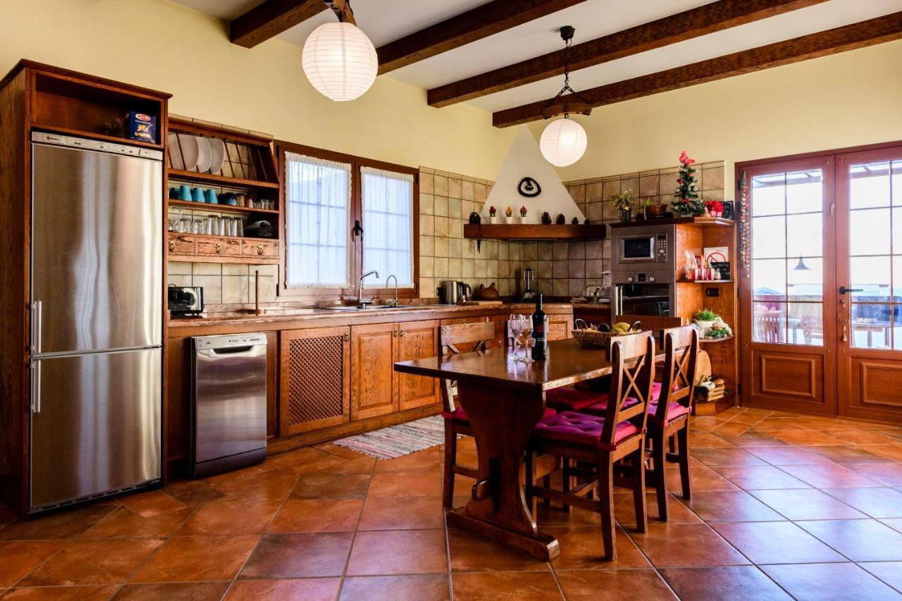 El Mojón With Private Pool In Teguise Villa *