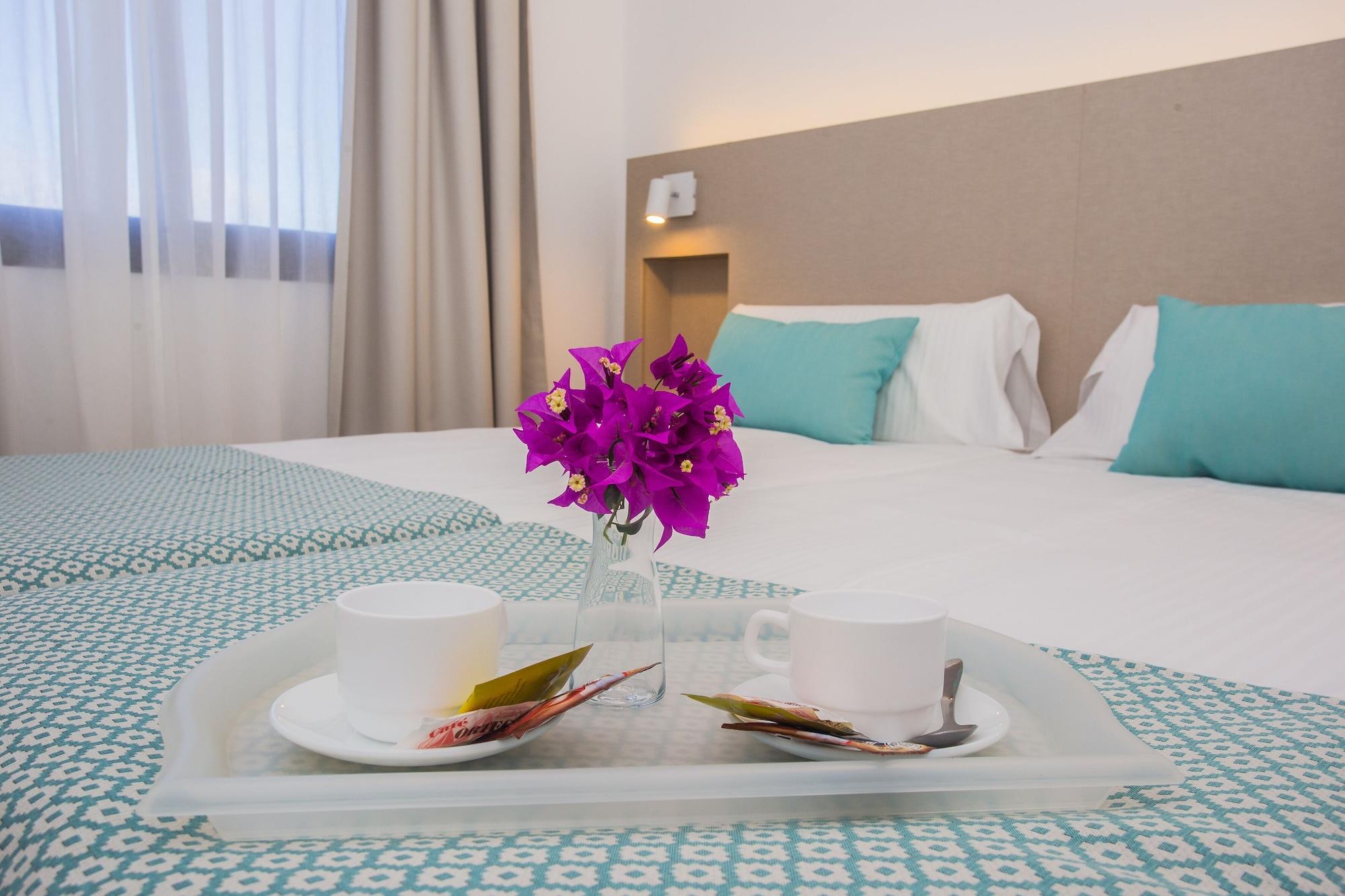 Tulipanes Aparthotel 2*