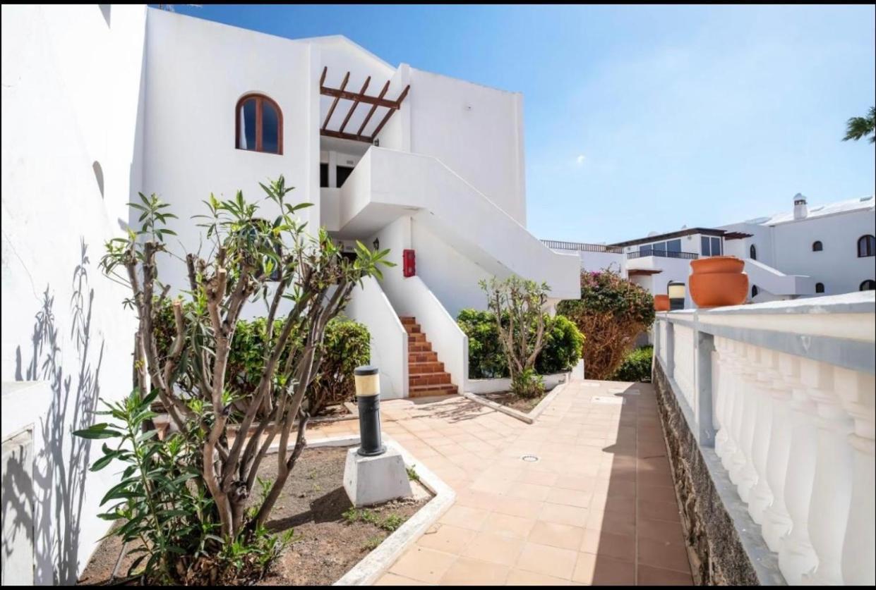 Paula * Costa Teguise