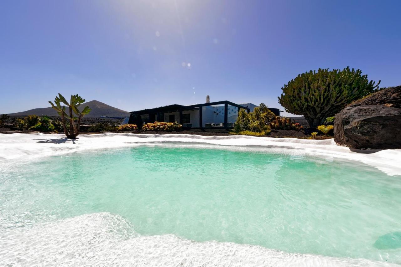 Luxe Ecovilla Listán Villa Uga