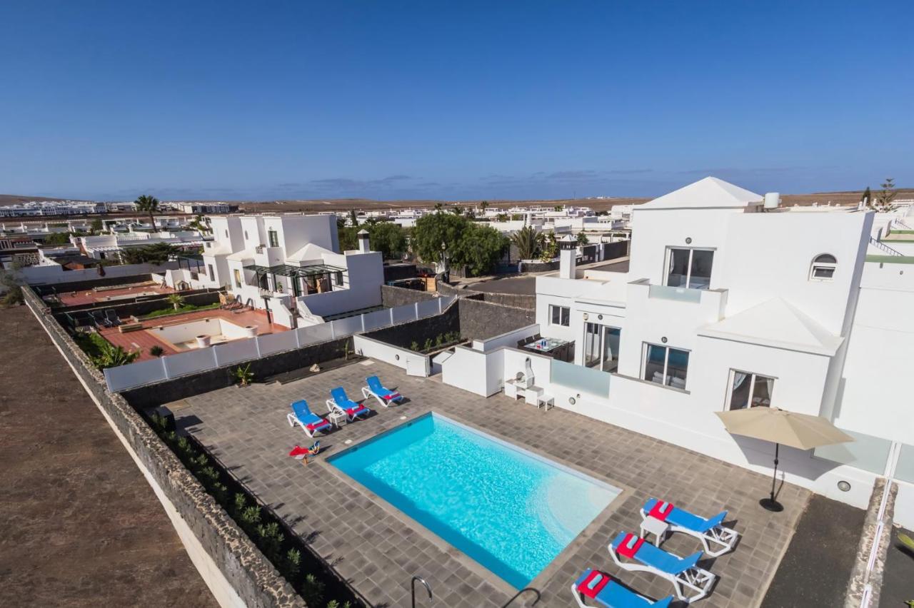 Pebbles By Villa Playa Blanca (Lanzarote)