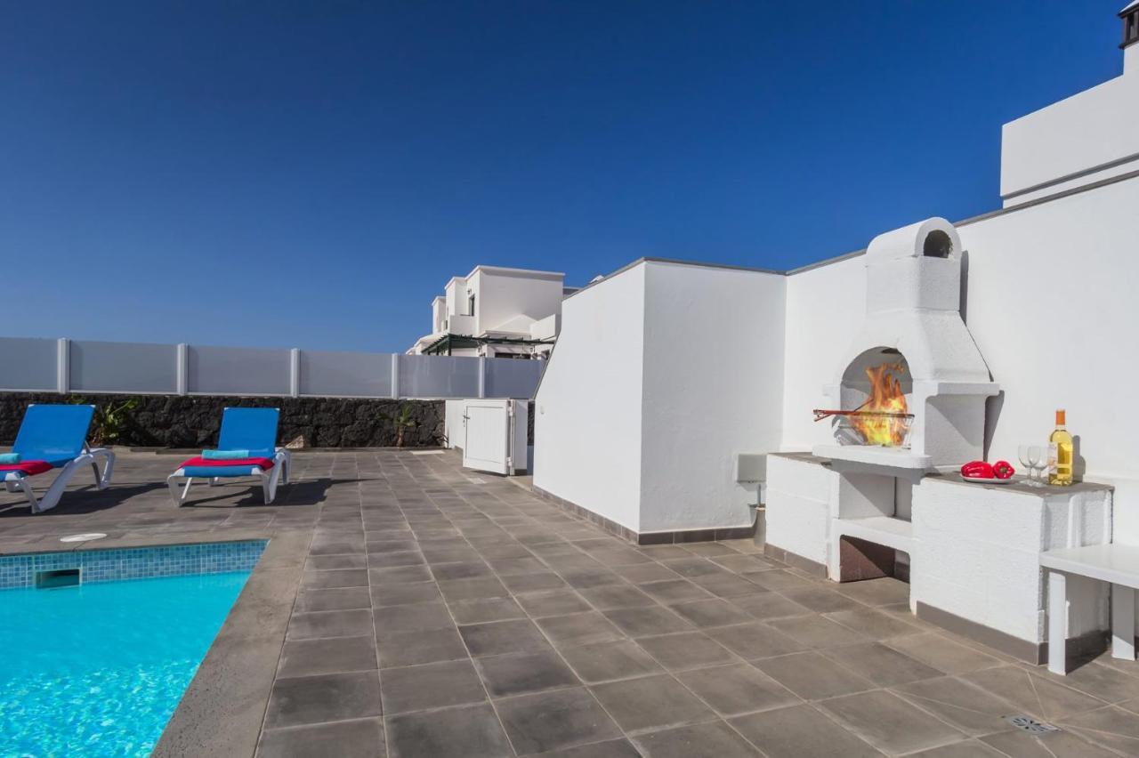 Pebbles By Villa Playa Blanca (Lanzarote)