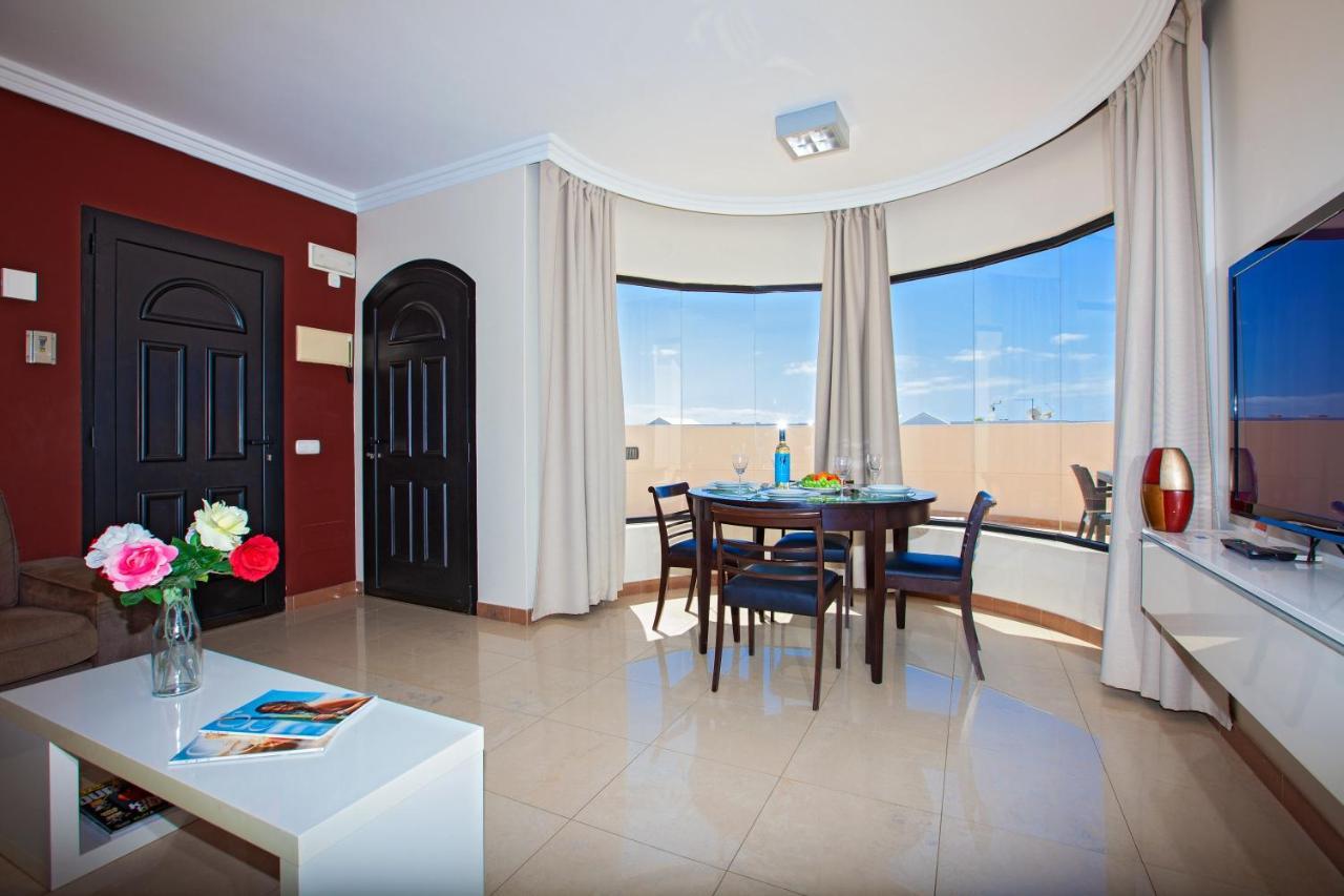 Riviera Park, 2 Bed * Puerto del Carmen (Lanzarote)