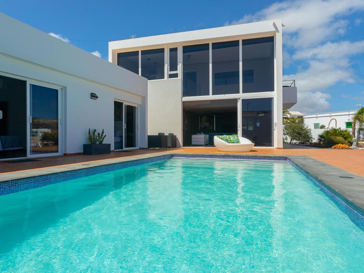 Alma Villa *