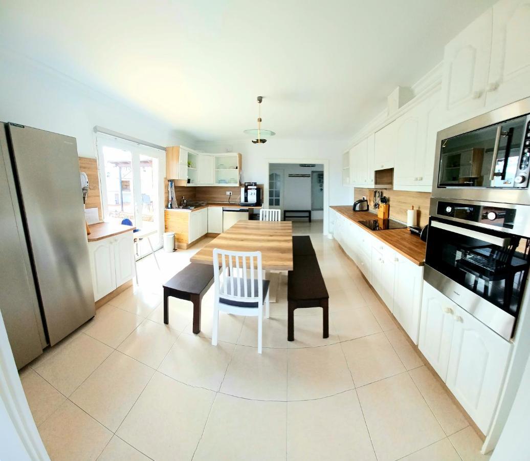 Vista Mar Ii, 280 Qm, Heated Pool, Hottube, Gaming Room, Fast Internet, Meerblick Guime