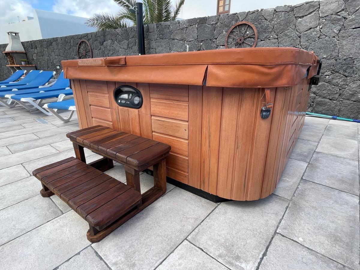 Villa Eslanzarote Tony, Heated Pool, Jacuzzi